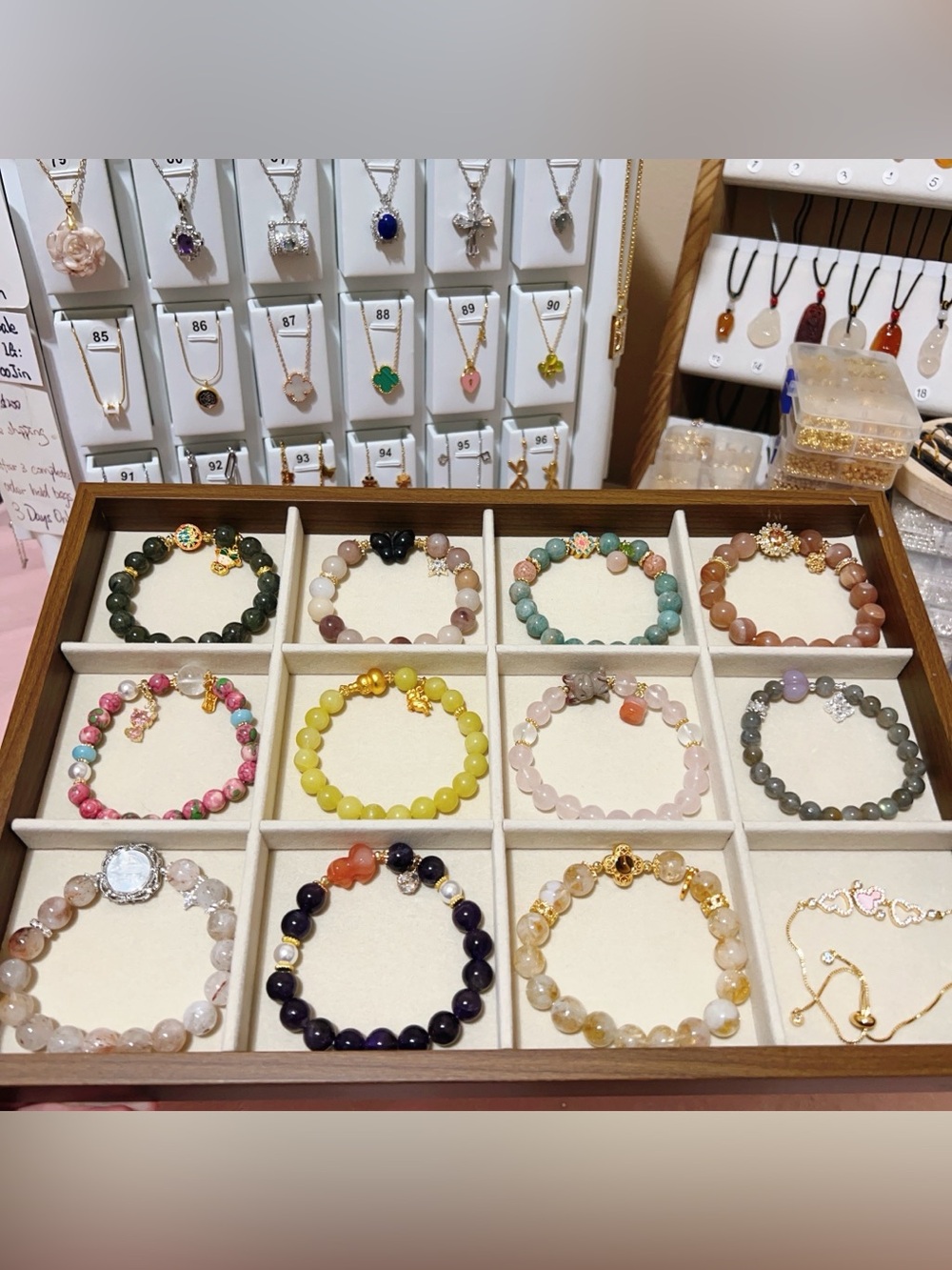 （06-04）Handmade bracelets for live show